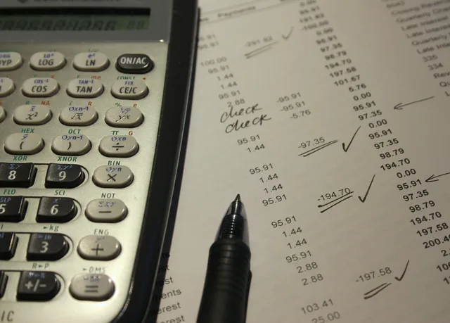 accounting, report, credit card, payment, charge, calculator, pen, math, finance, commerce, percentage, tax, refund, documents, business, insurance, accounting, accounting, accounting, accounting, accounting, report, payment, calculator, math, math, math, finance, tax, tax, refund, insurance, insurance. Commissioni e costi di vendita sui marketplace: calcolo netto